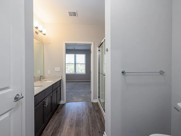 Six67 College Avenue — Photo 26