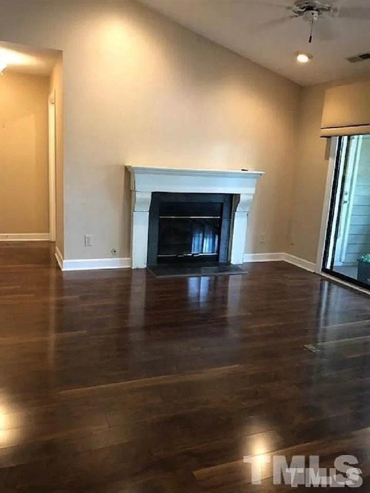 2 bed, 2.0 bath, 1204 sqft, $1,600 — Photo 3