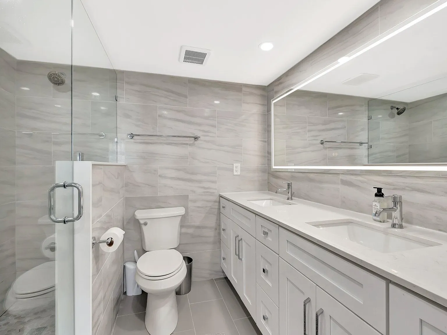 2 bed, 2.0 bath, 1050 sqft, $4,500 — Photo 4