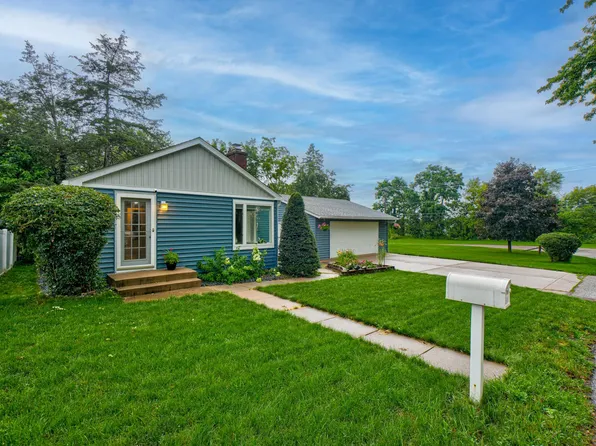 1213 10th St, Hudson, WI 54016