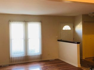 162 Williamsburg Rd, Country Club Hills, IL 60478