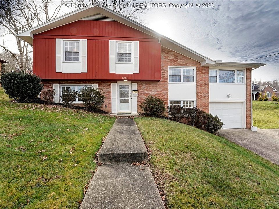 1st image of 1323 Village Dr