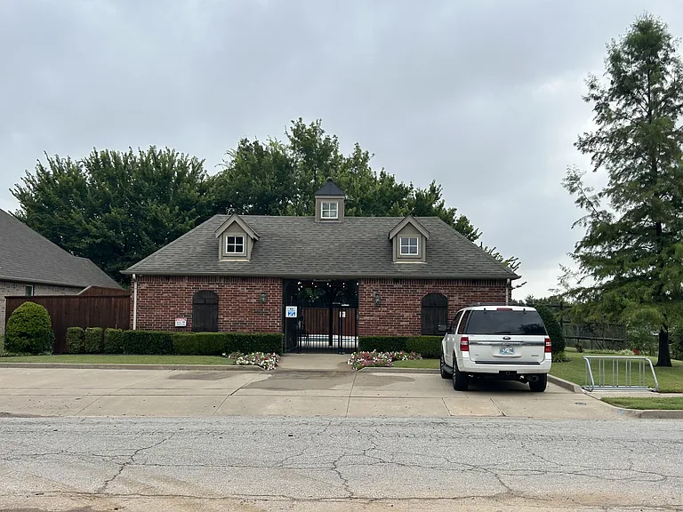 1801 E Montgomery St — Photo 33
