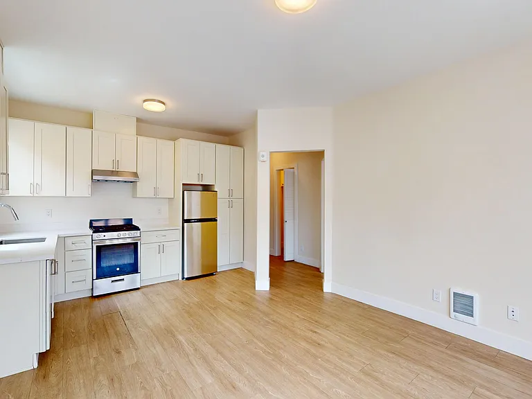 40 Tiffany Ave #1 — Photo 6