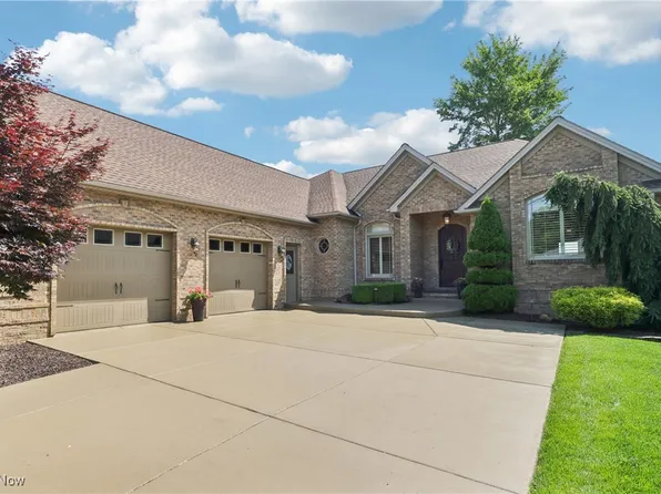 131 Heron Bay Dr, Youngstown, OH 44514