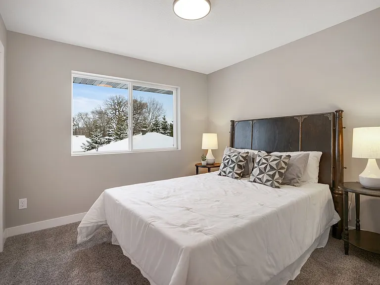 Available 07/01! New Build 4 bed 3 Bath in Hopkins! — Photo 27