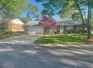 6 Fatima Ct, Florissant, MO 63033