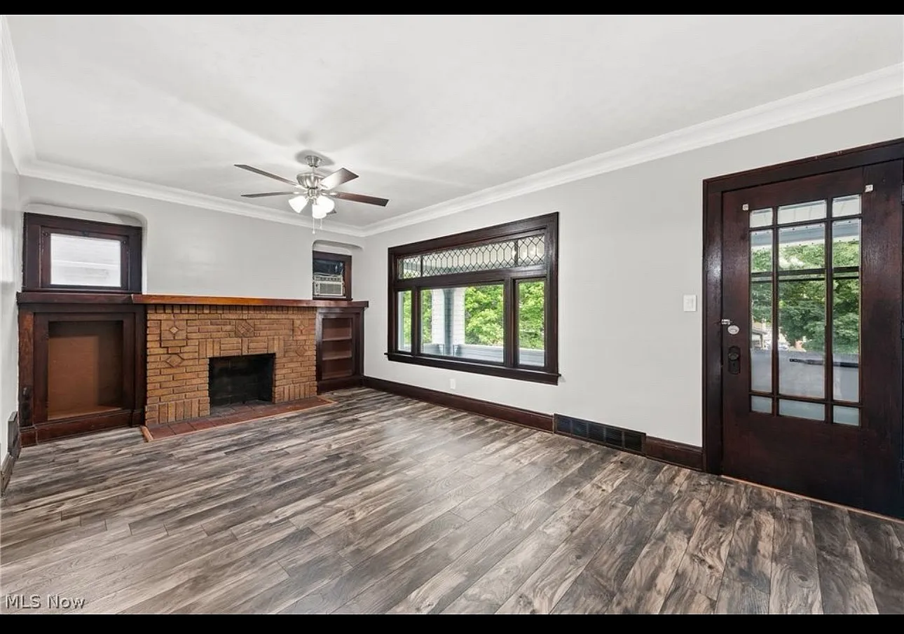 3352 W 131st St — Photo 3