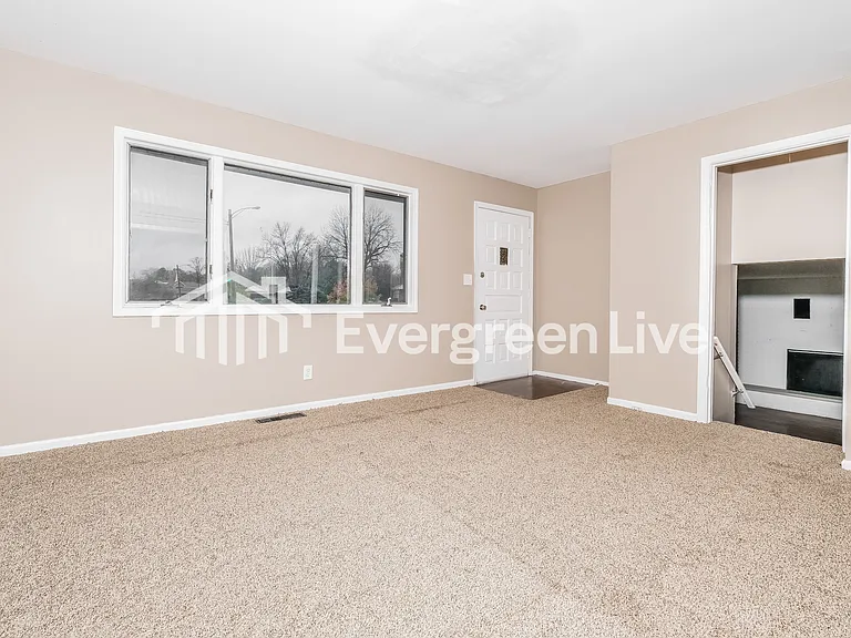 1356 Benvue Dr — Photo 3