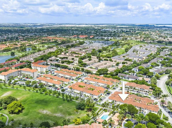 6900 NW 179th St APT 204, Hialeah, FL 33015