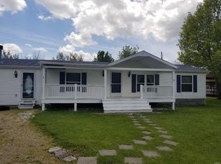 3 Tiffany Ln, Brighton, IL 62012