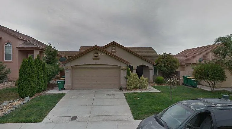 2712 Deborah Ln — Photo 1