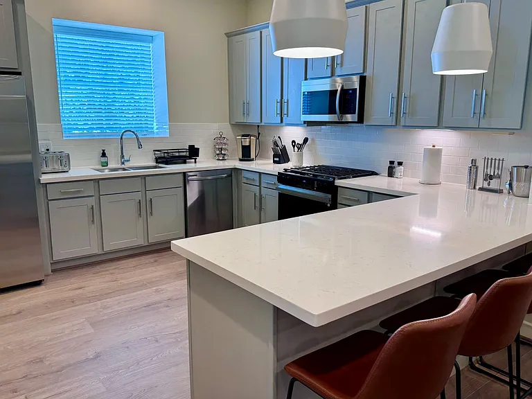 131 Eastwood St — Photo 11