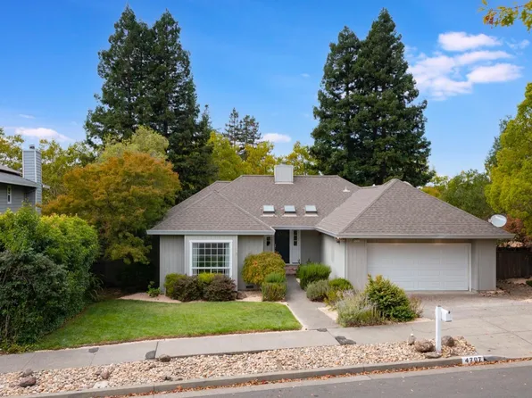 4707 Hillsboro Circle, Santa Rosa, CA 95405