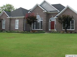 1905 Chesapeake Trl SW, Decatur, AL 35603