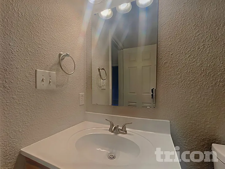 8309 Brambleberry Dr — Photo 13