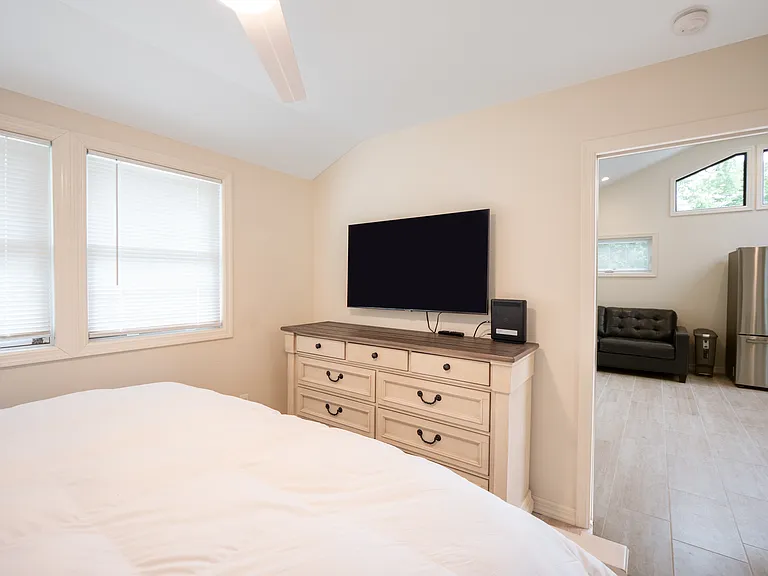 17 Canoe Place Rd — Photo 16