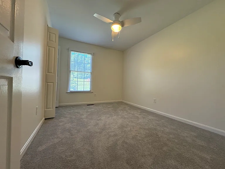 2335 Elderberry Ln — Photo 22