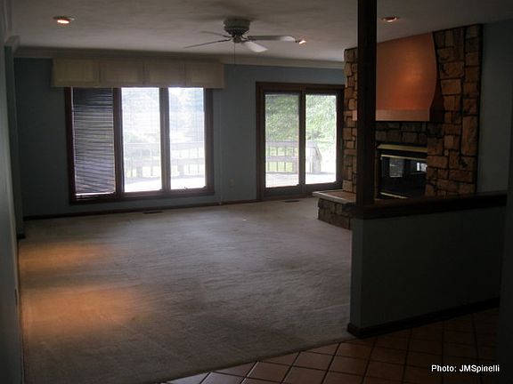 4th image of 625 Rosewood Dr