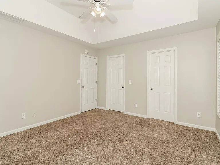 204 Providence Dr — Photo 12