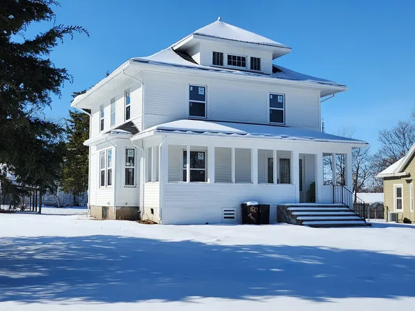 521 N Morgan St, Slater, MO 65349