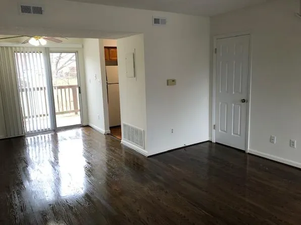 1736 Redbird Cv, Saint Louis, MO
