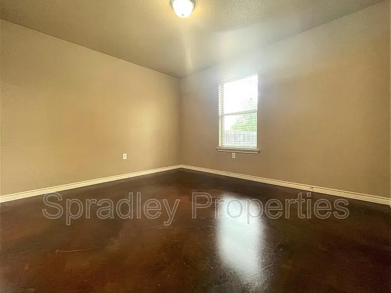 1571 Brady Way — Photo 6