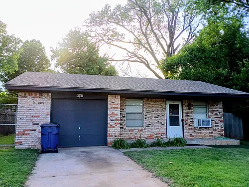 301 S Brookview Ln Photo 1