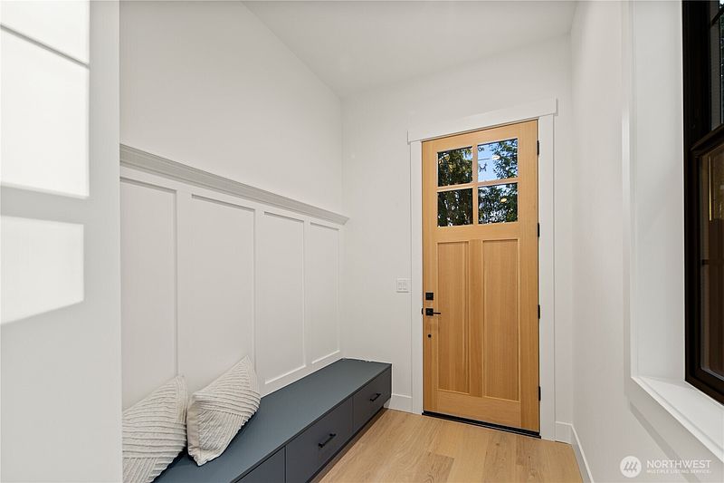 4th image of 16654 NE 12th Street