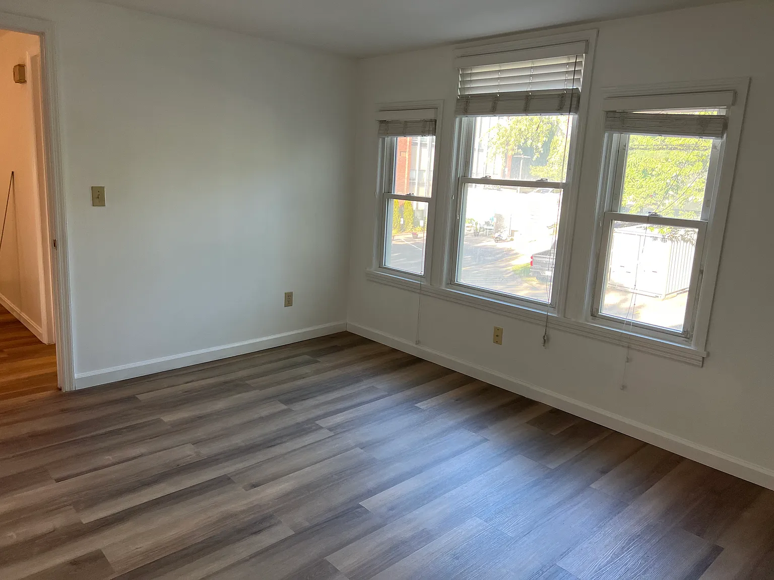292 Pearl St — Photo 2