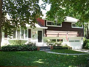 1st image of 17 Harwood Dr