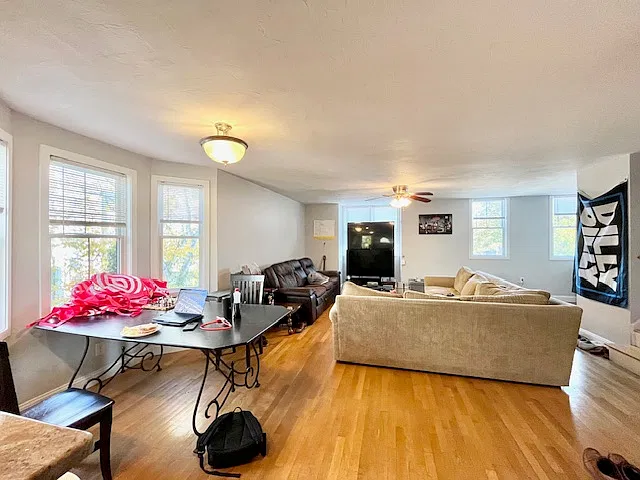1 Terrace St — Photo 3
