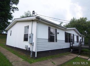 53 Holiday Dr, Parkersburg, WV 26105