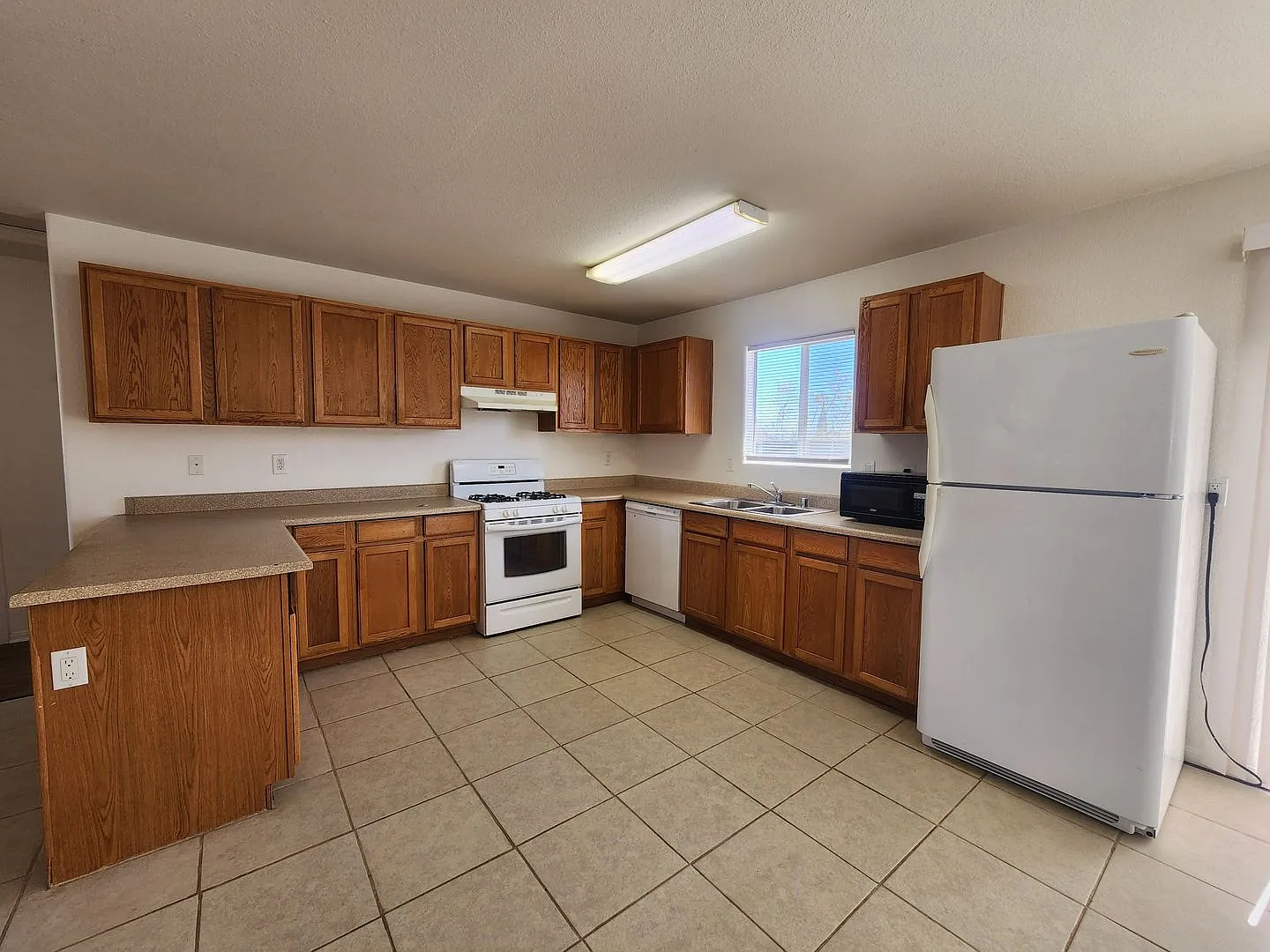El Paseo Dr. 73484 — Photo 4