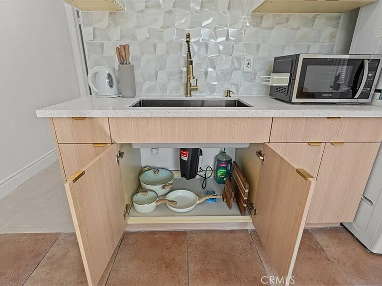 1095 Bonita St #B — Photo 15