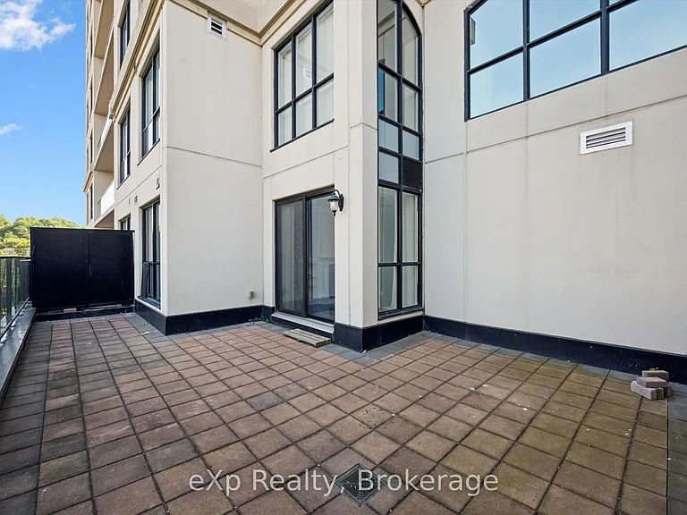 160 Macdonell St #308 — Photo 30
