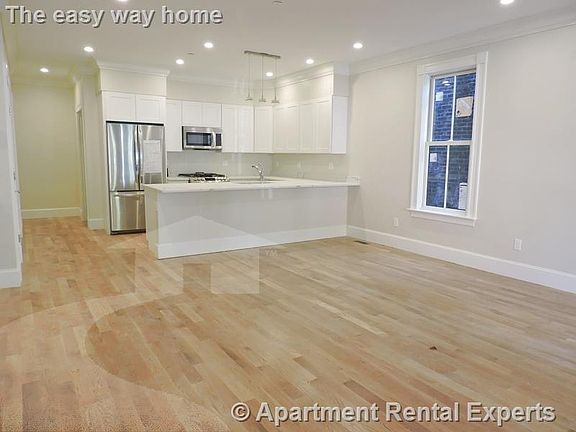 4th image of 472 Green St #1F
