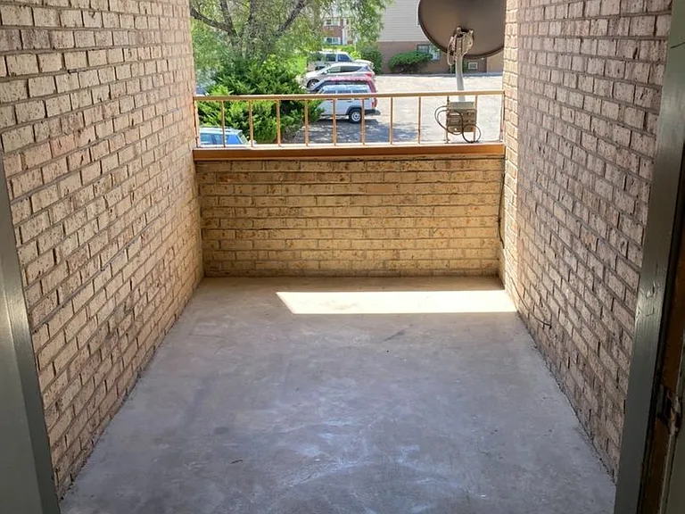499 W Progress Ave — Photo 5
