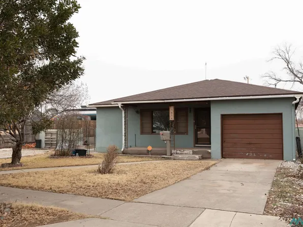 1034 N Edwards St, Carlsbad, NM 88220