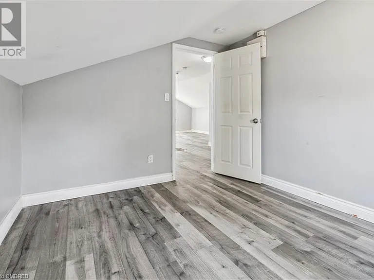 73 Vine St S #2 — Photo 12