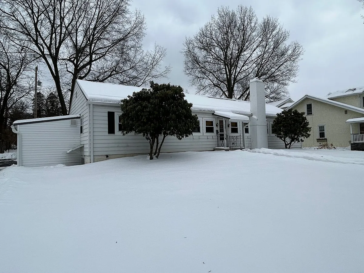 Building Photo - 220 Ridge Ave