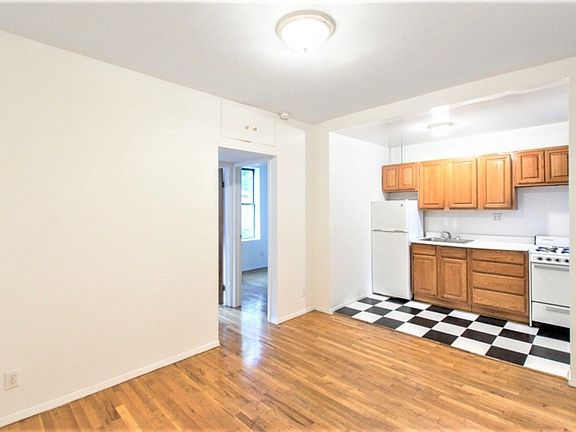 4th image of 417 E 65th St APT 12a