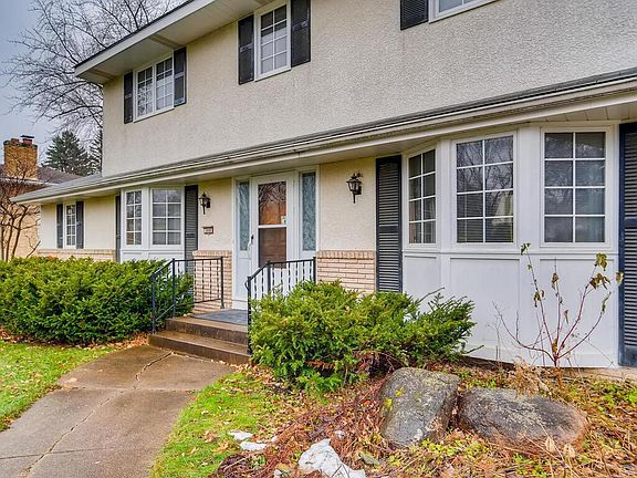 2nd image of 3600 Maplewood Dr