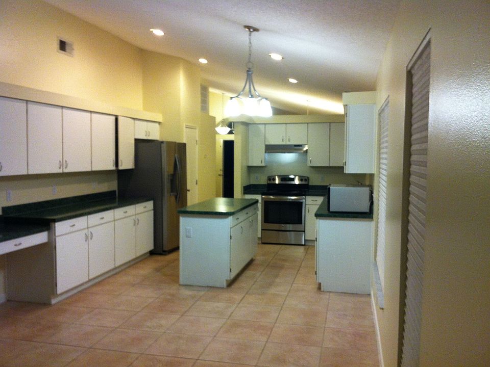 Spacious kitchen