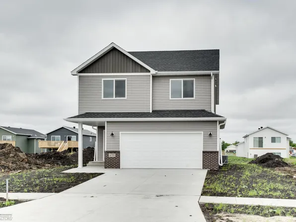 6721 Samuel Dr, Horace, ND 58047