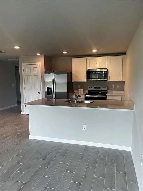 4 bed, 2.0 bath, 1494 sqft, $1,950 — Photo 4