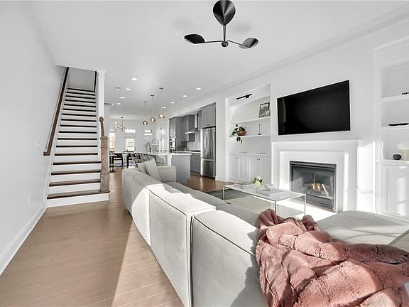 5th image of 2376 Provence Park Way