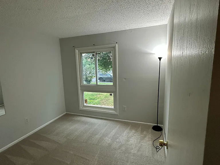20 Regis Cir — Photo 14