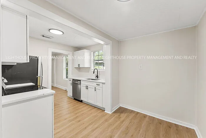 1873 W 12th St — Photo 13