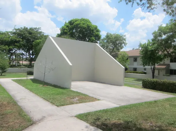 715 Gardens Drive #106, Pompano Beach, FL 33069